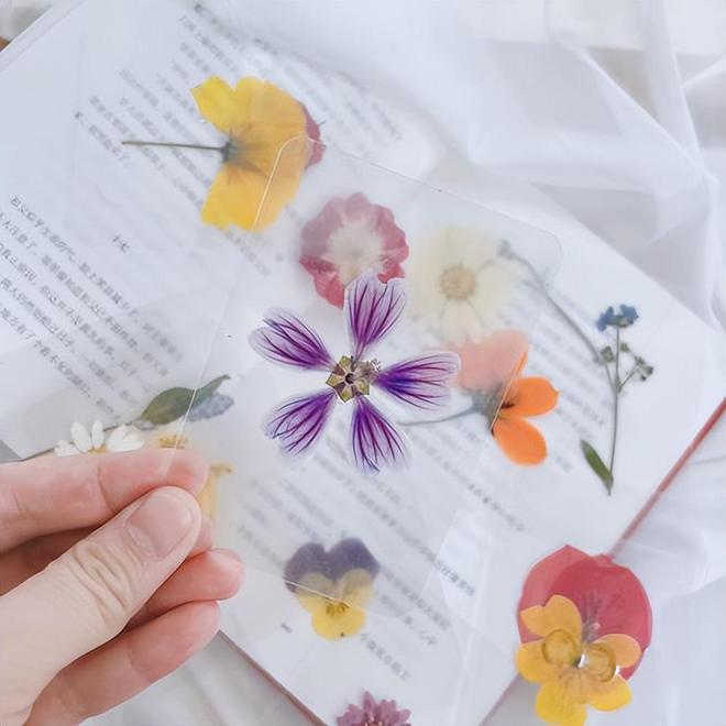 鮮花放干后變成干花_鮮花一直放會變干花嗎_鮮花變干花后怎么保存